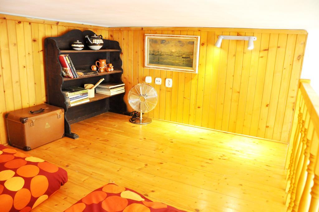 Traditional Slovak Apartment Bratislava Exterior photo